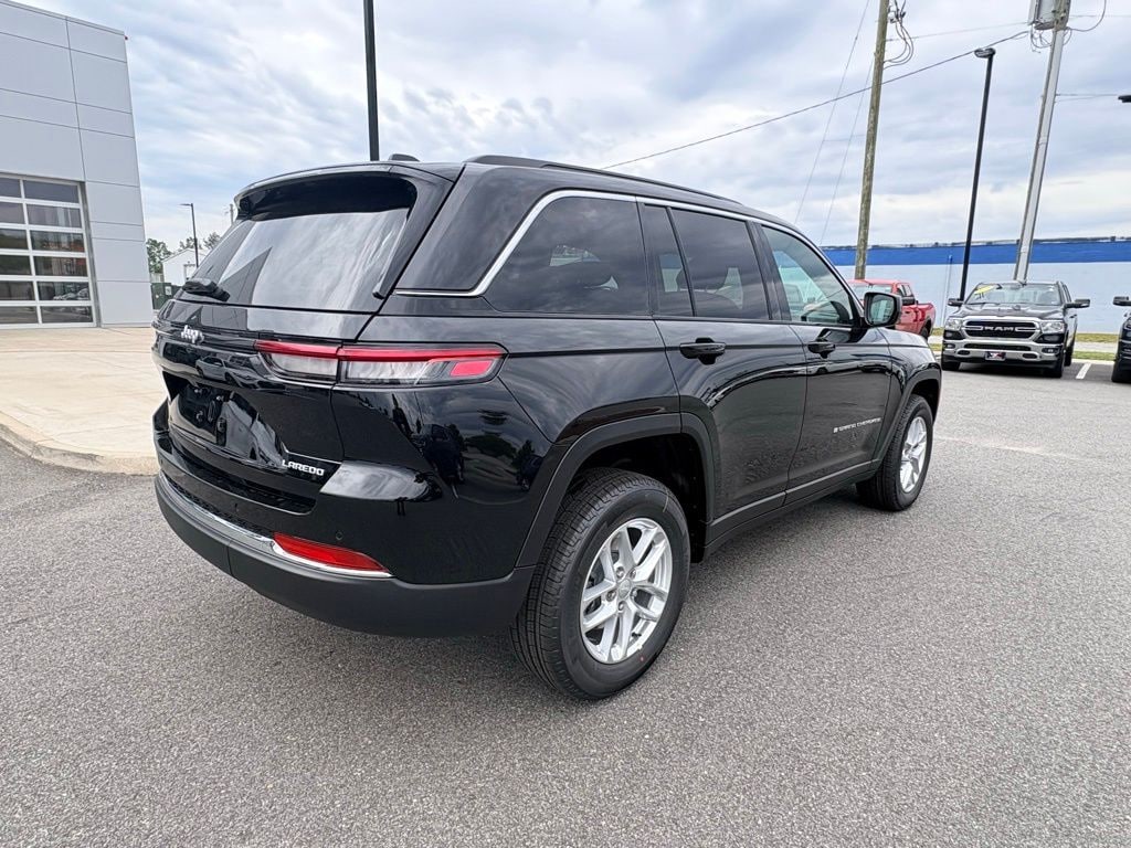 New 2026 Jeep Grand Cherokee LAREDO 4X2 Sport Utility