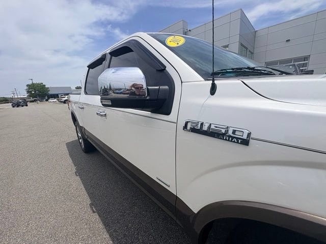 2017 Ford F-150 Lariat - Photo 11
