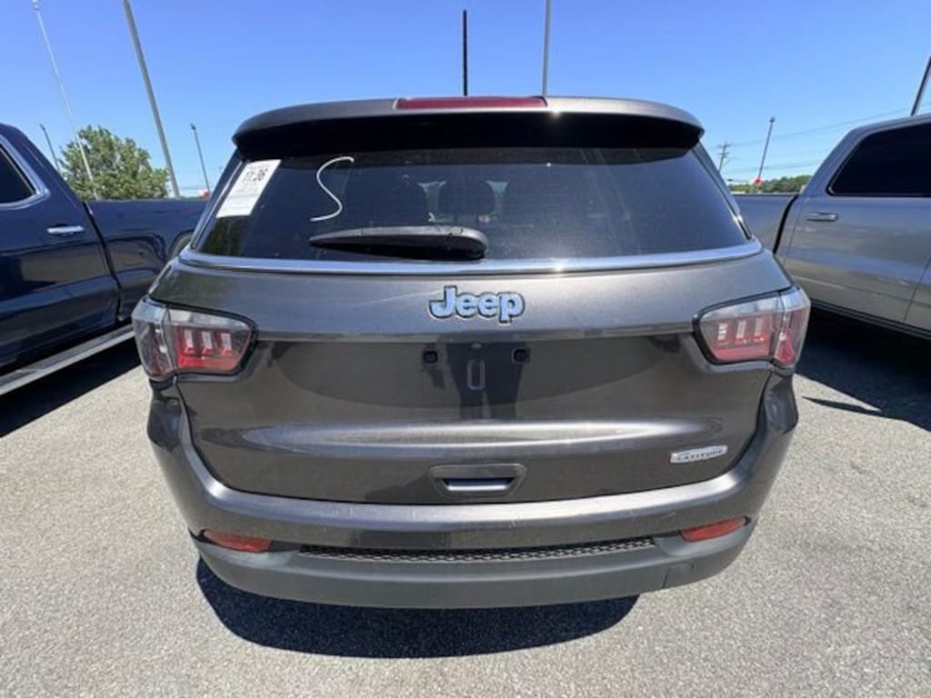 Used 2018 Jeep Compass Latitude SUV