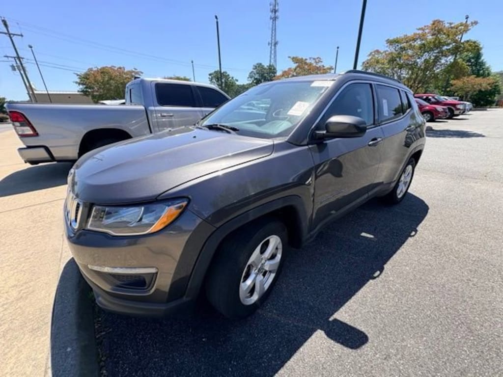 Used 2018 Jeep Compass Latitude SUV