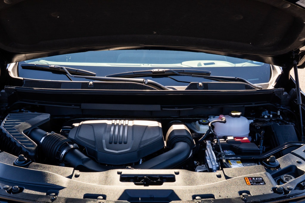 2027 Chevrolet Traverse LT - Photo 28