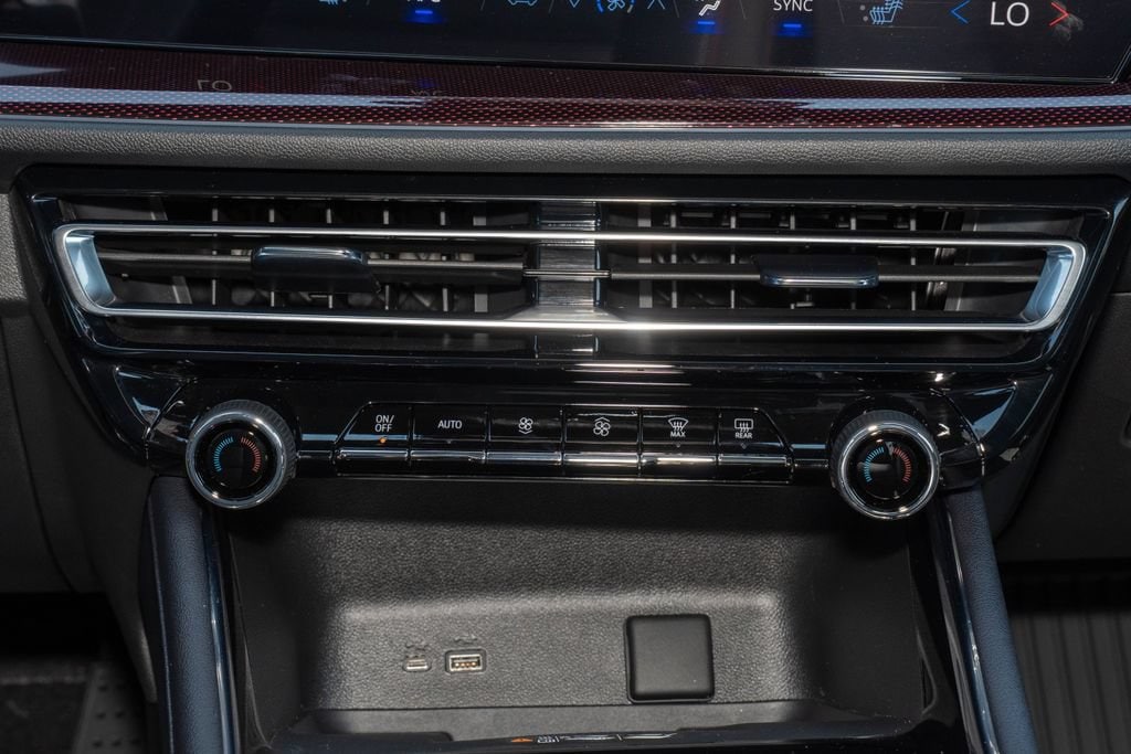 2026 Chevrolet Traverse Z71 - Photo 25