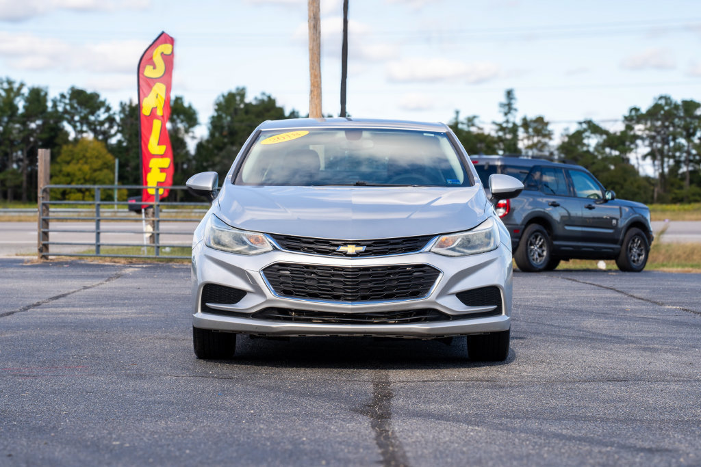 Used 2018 Chevrolet Cruze LT with VIN 1G1BE5SM5J7115072 for sale in Franklin, VA