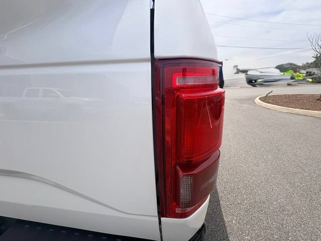 2017 Ford F-150 Lariat - Photo 19