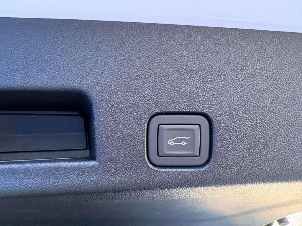 2026 GMC Acadia Elevation - Photo 7