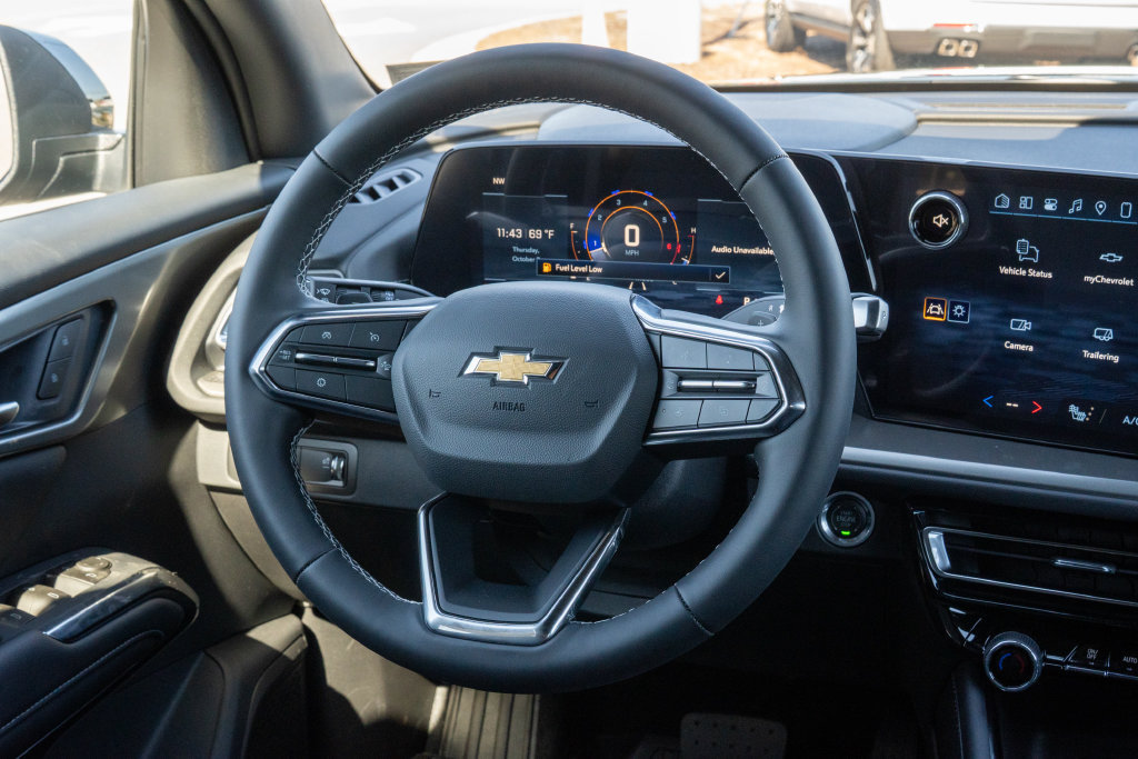 2027 Chevrolet Traverse LT - Photo 17