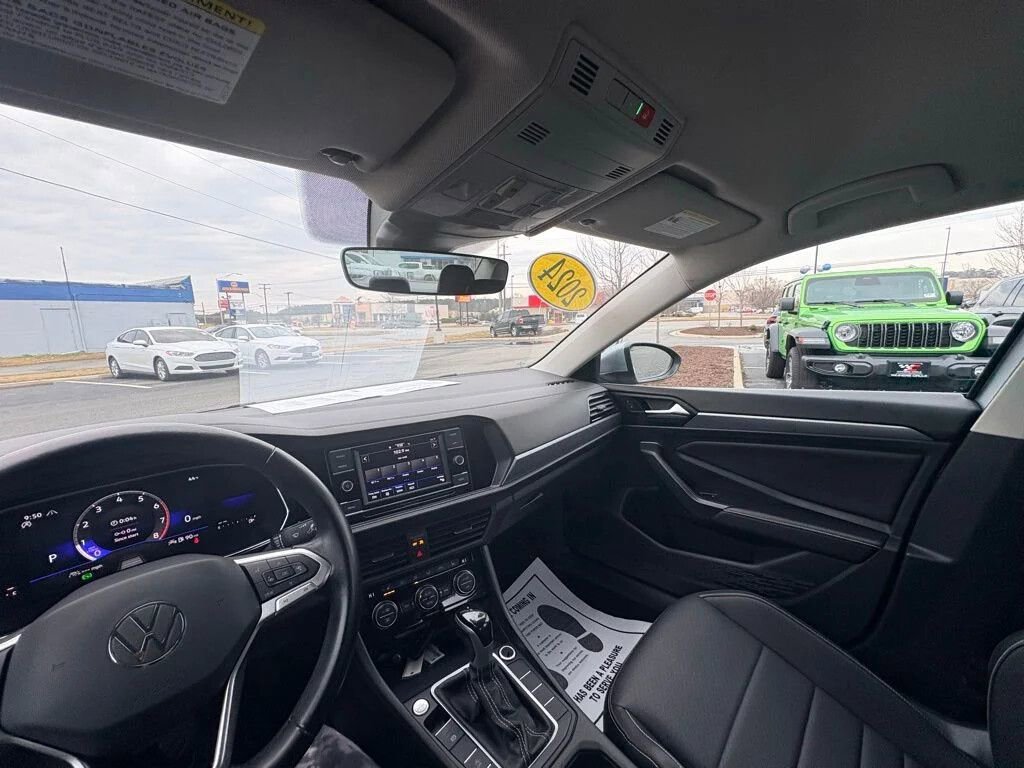 2024 Volkswagen Jetta SE - Photo 25