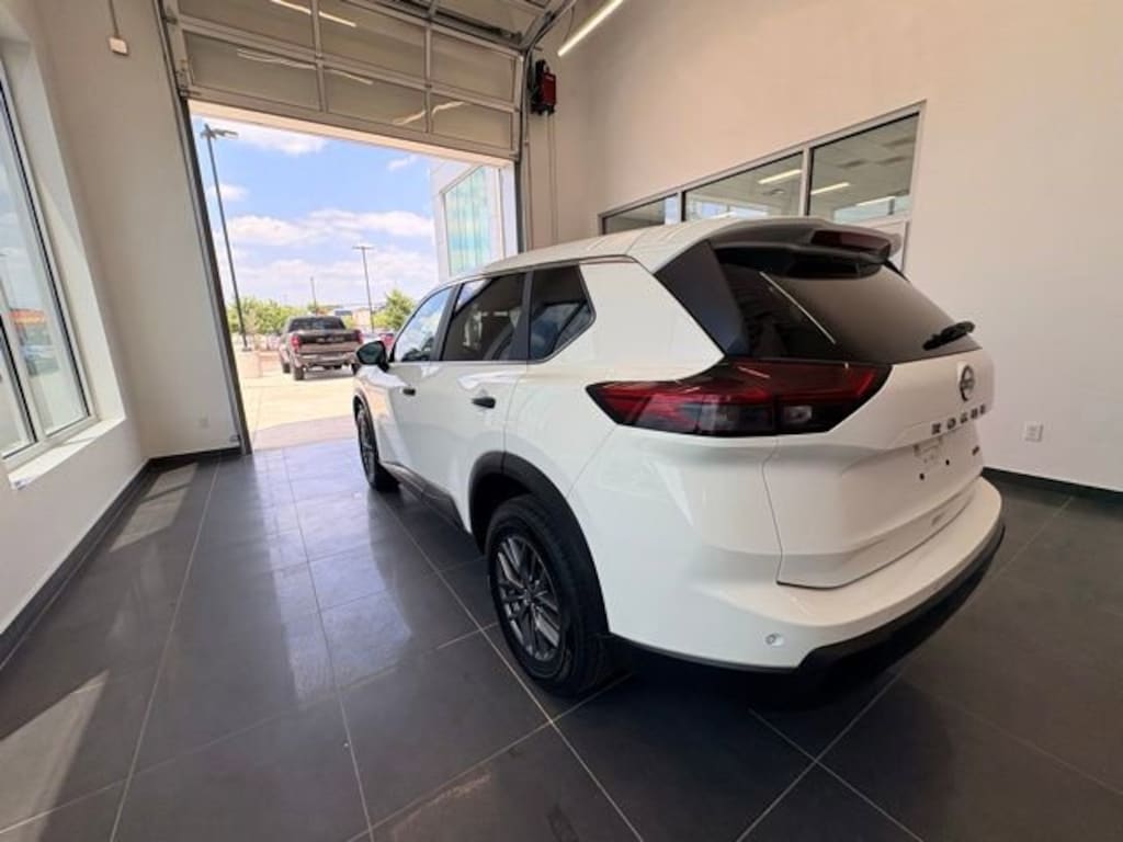 Used 2024 Nissan Rogue S SUV