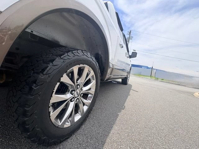 2017 Ford F-150 Lariat - Photo 9