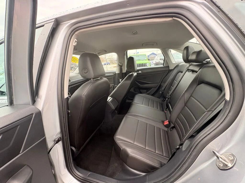 2024 Volkswagen Jetta SE - Photo 26