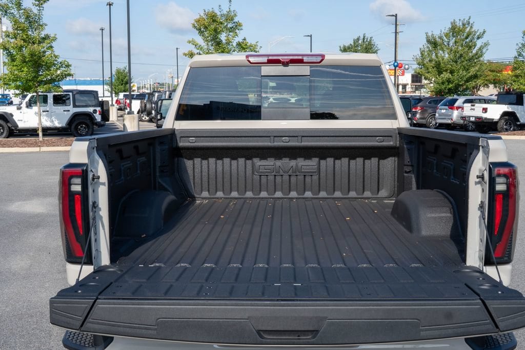 2026 GMC Sierra 2500HD AT4 - Photo 9