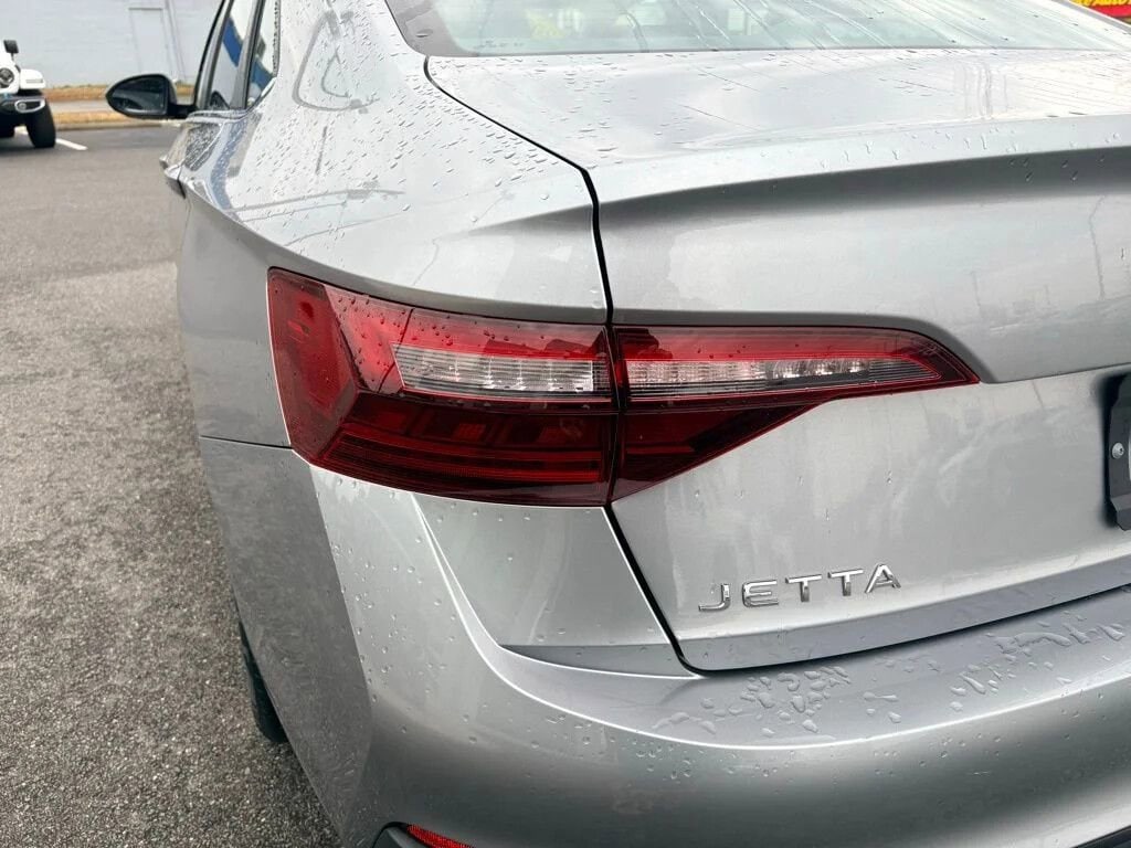 2024 Volkswagen Jetta SE - Photo 8