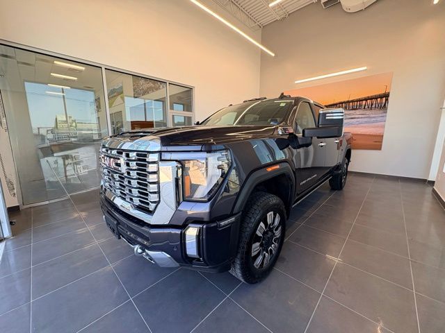 2024 GMC Sierra 4WD Crew Cab Standard Box Denali's photo