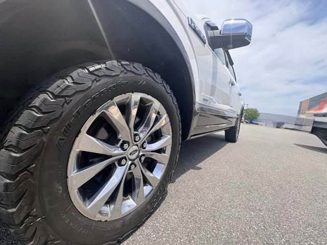 2017 Ford F-150 Lariat - Photo 16