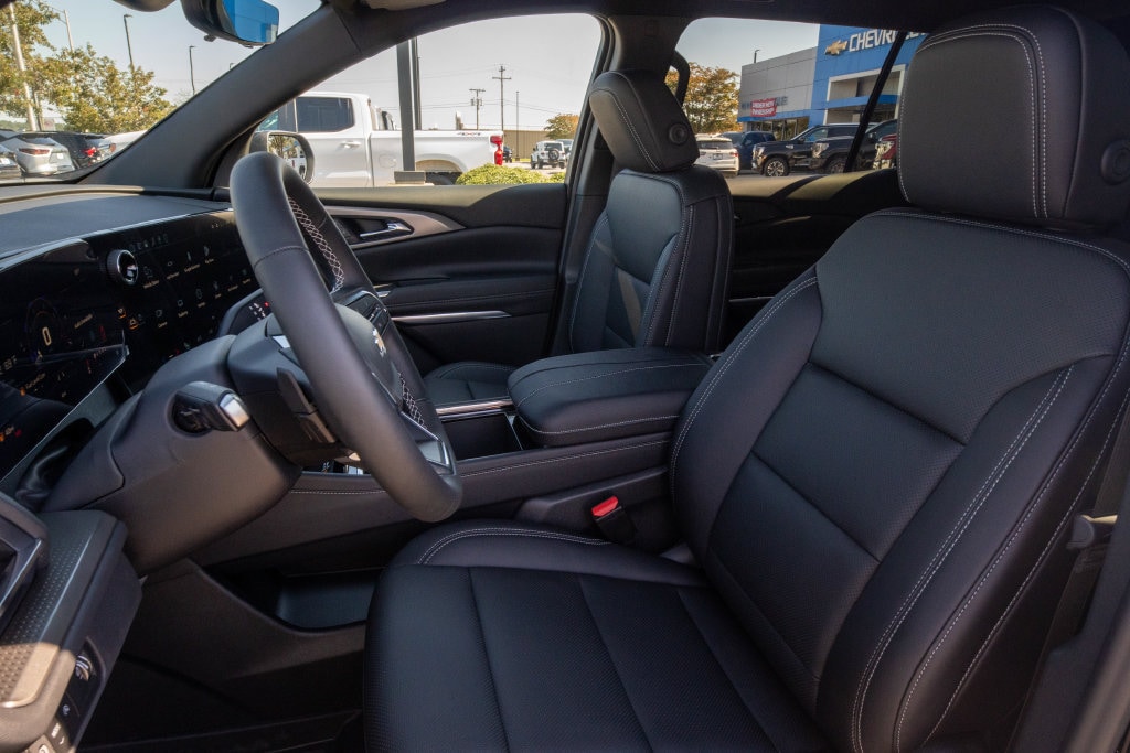 2027 Chevrolet Traverse LT - Photo 11