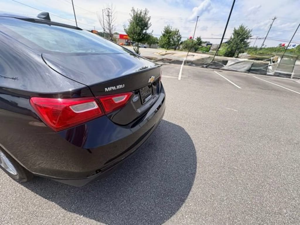 Used 2018 Chevrolet Malibu Hybrid Car