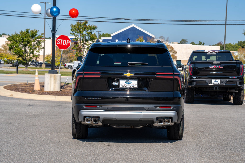 2027 Chevrolet Traverse LT - Photo 6