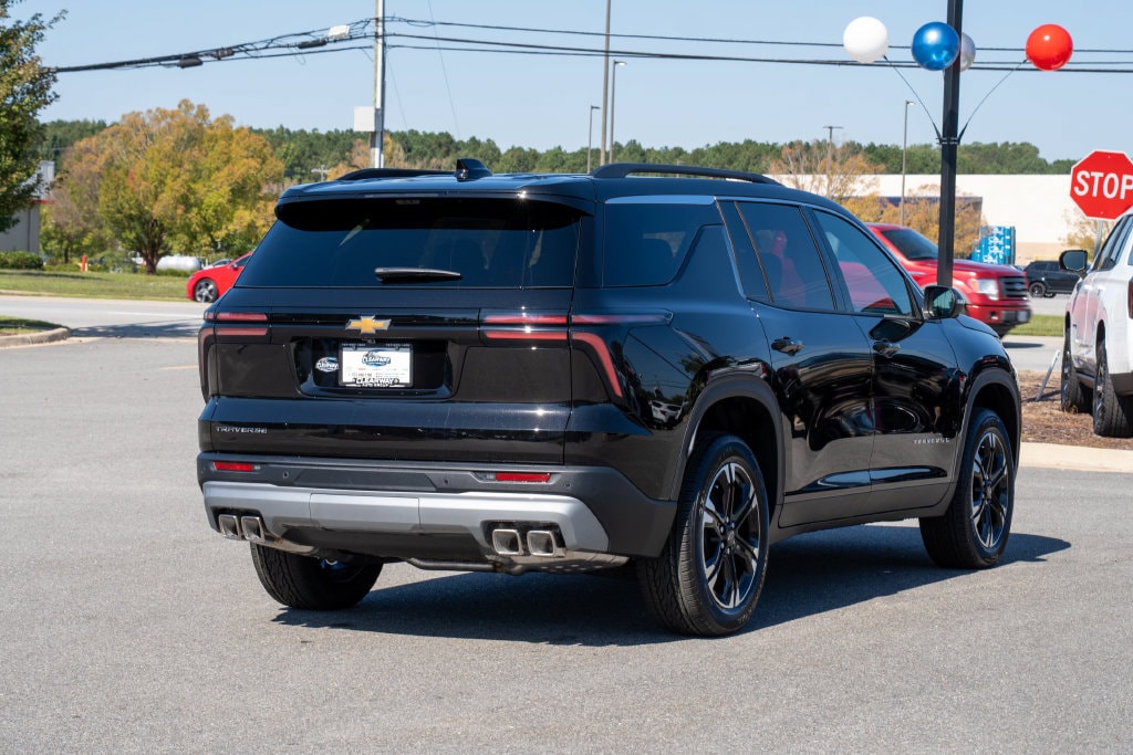 2027 Chevrolet Traverse LT - Photo 7