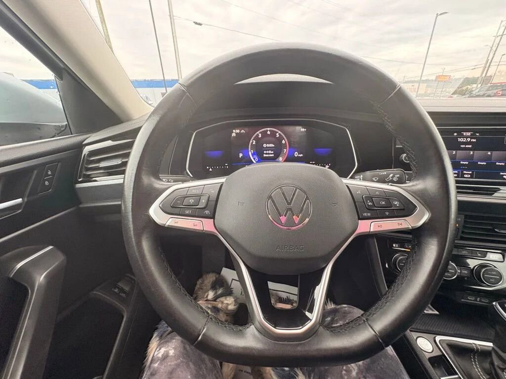 2024 Volkswagen Jetta SE - Photo 11
