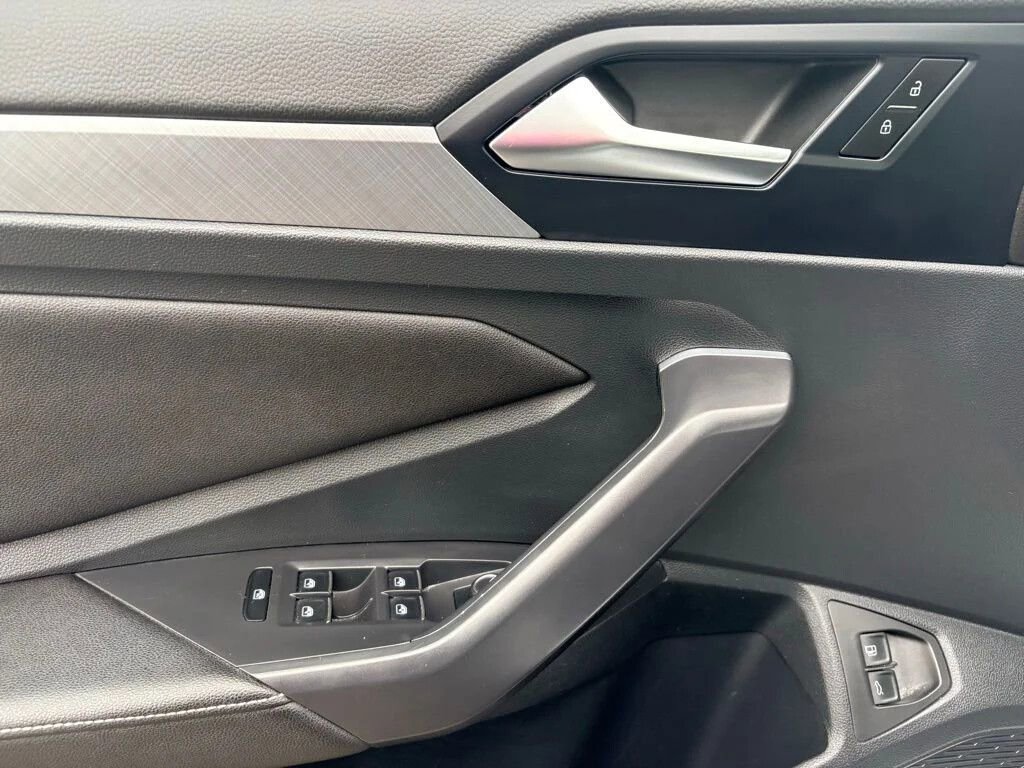 2024 Volkswagen Jetta SE - Photo 19