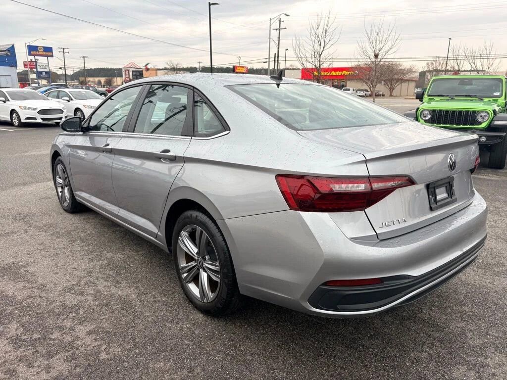2024 Volkswagen Jetta SE - Photo 9