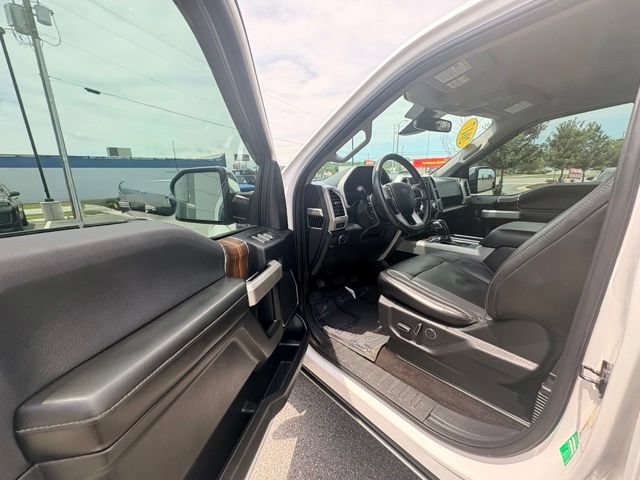 2017 Ford F-150 Lariat - Photo 26