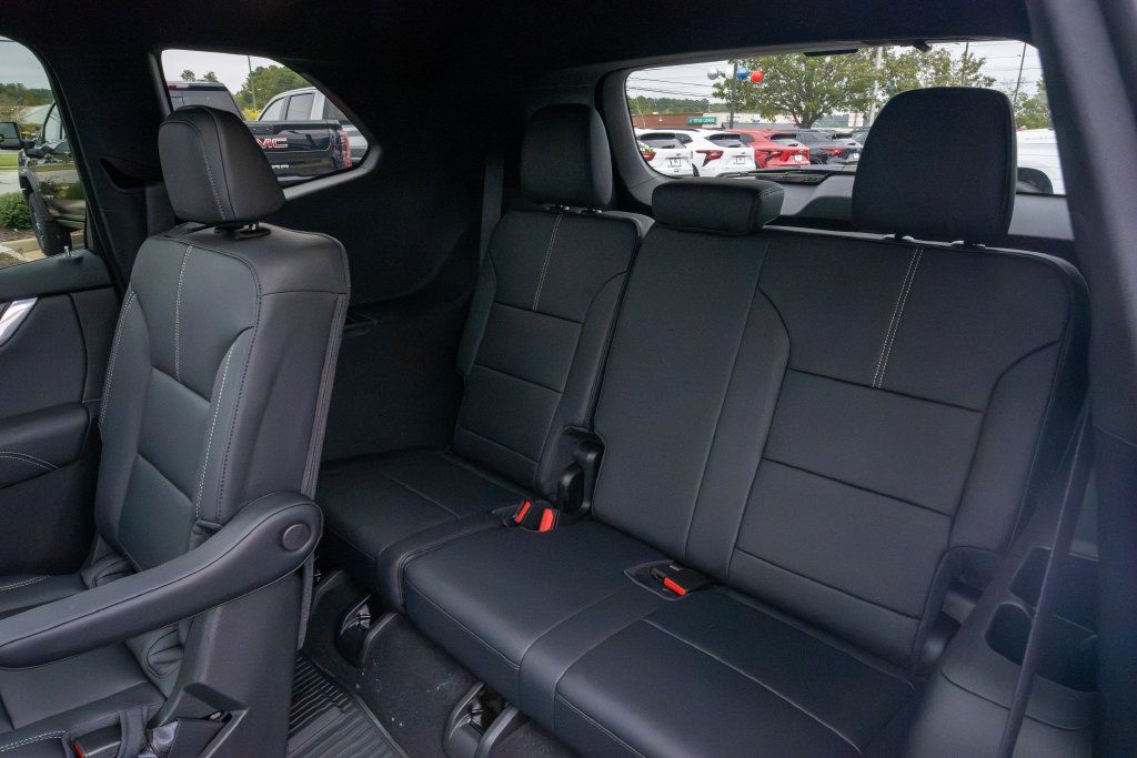 2027 GMC Acadia Elevation - Photo 16