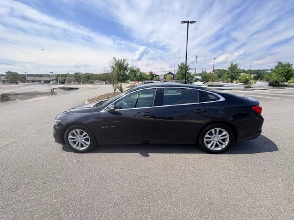 Used 2018 Chevrolet Malibu Hybrid Car