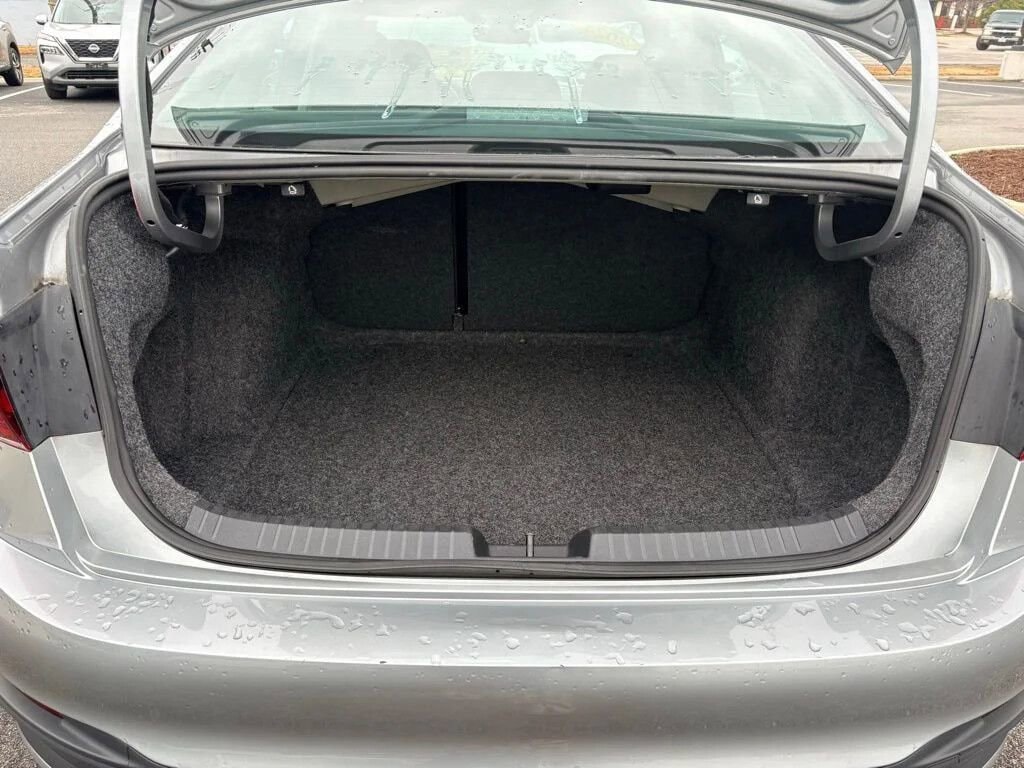 2024 Volkswagen Jetta SE - Photo 22
