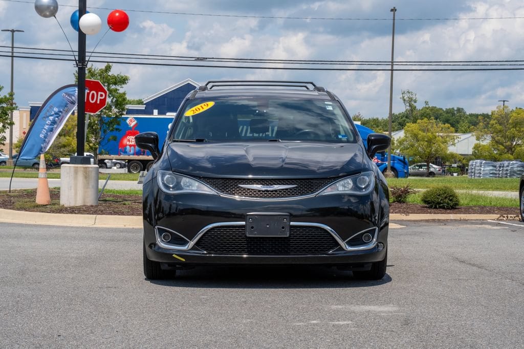 Used 2019 Chrysler Pacifica Touring L with VIN 2C4RC1BGXKR552659 for sale in Franklin, VA