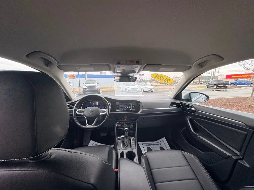 2024 Volkswagen Jetta SE - Photo 29