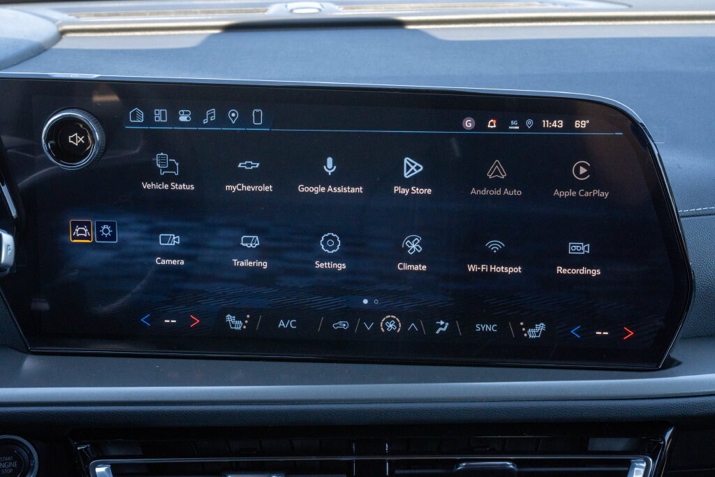 2027 Chevrolet Traverse LT - Photo 18