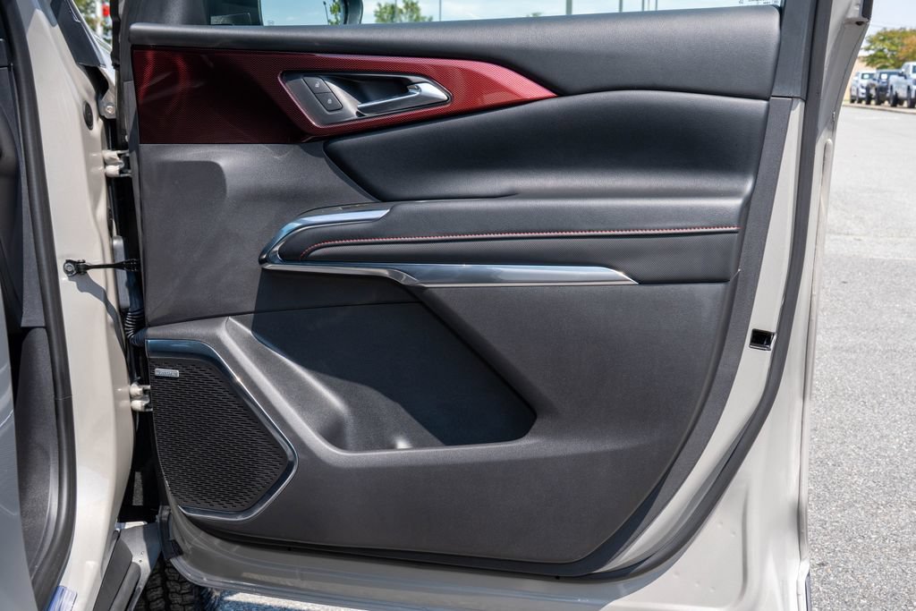 2026 Chevrolet Traverse Z71 - Photo 11
