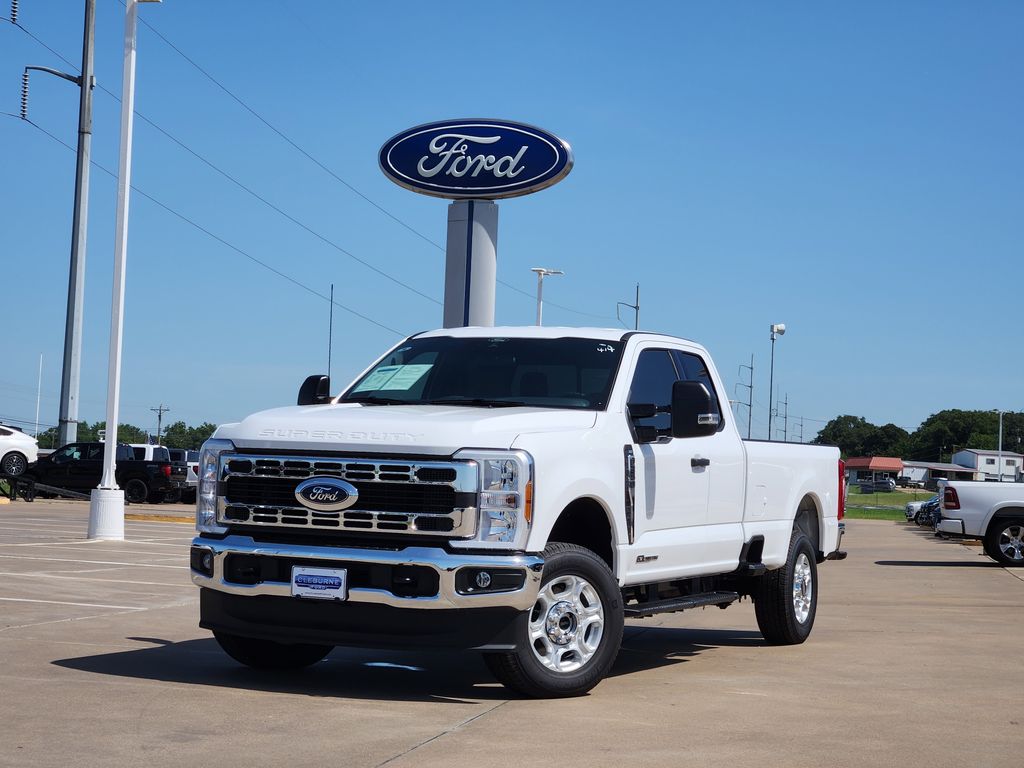 2025 Ford F-250 photo 3