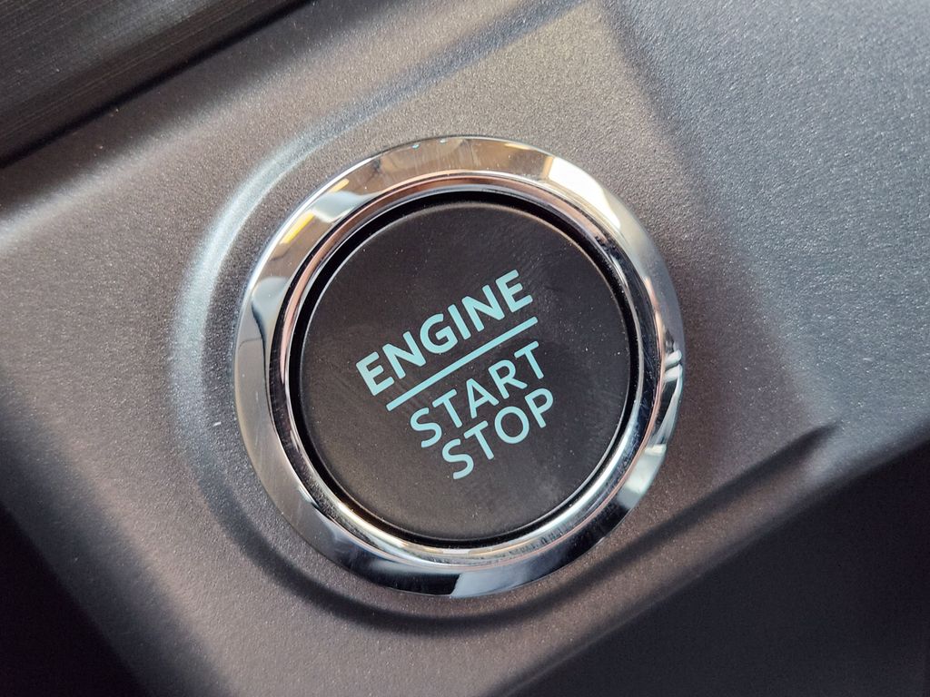 2025 Ford F-150 XLT - Photo 15