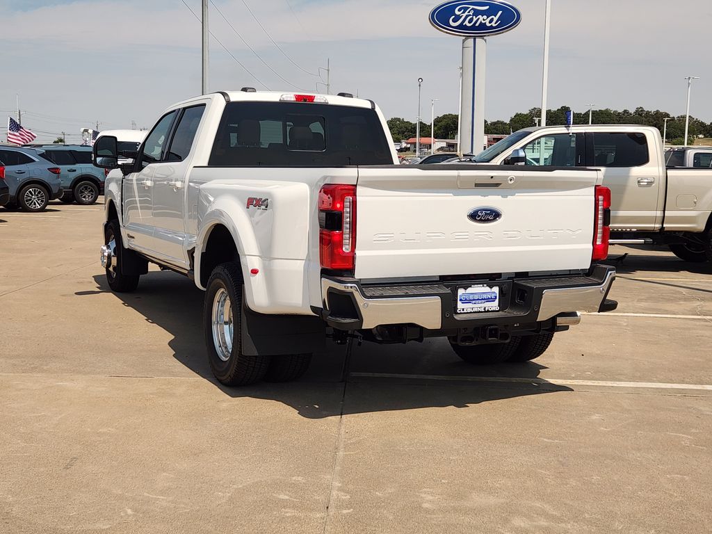 2025 Ford F-350 Lariat photo 2