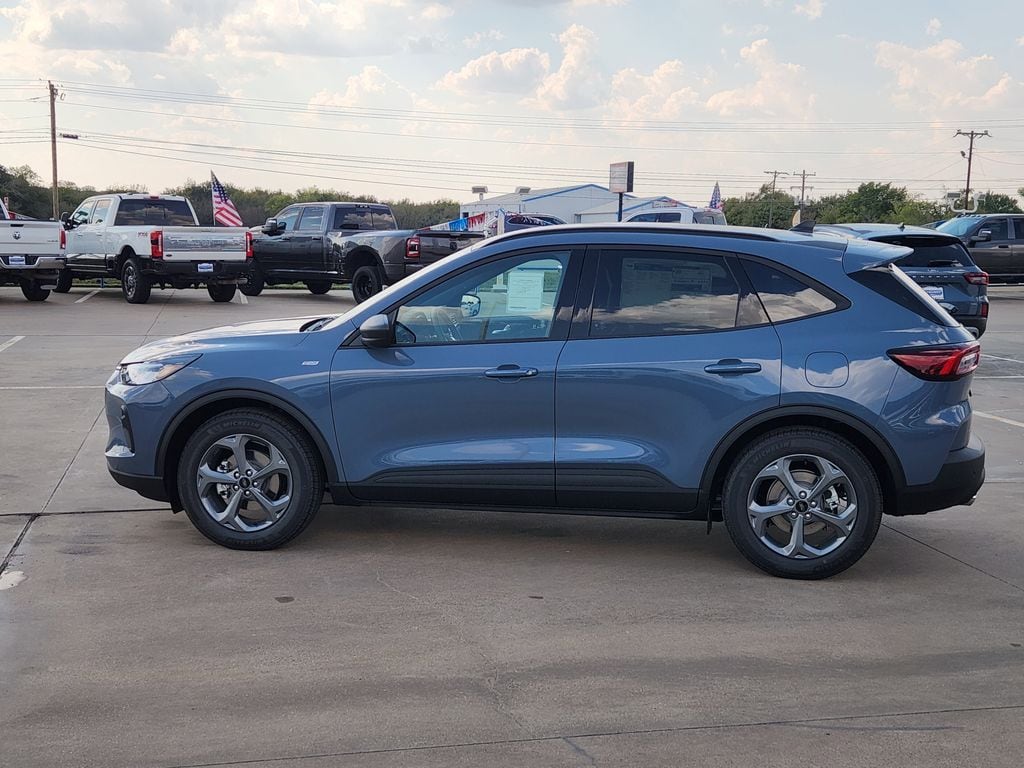 2026 Ford Escape ST-Line photo 3