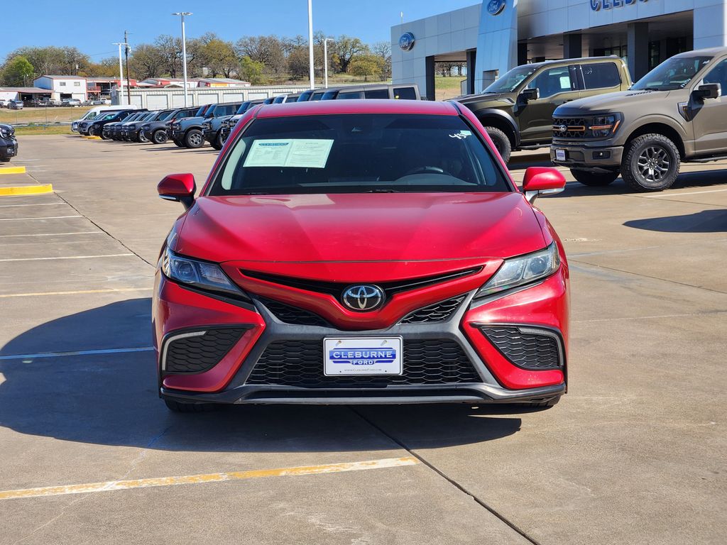 Used 2022 Toyota Camry SE with VIN 4T1G11AK9NU062543 for sale in Cleburne, TX