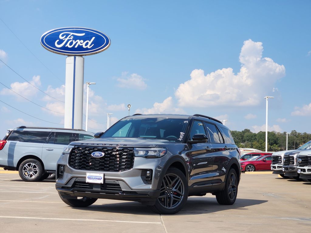2025 Ford Explorer ST-Line photo 2