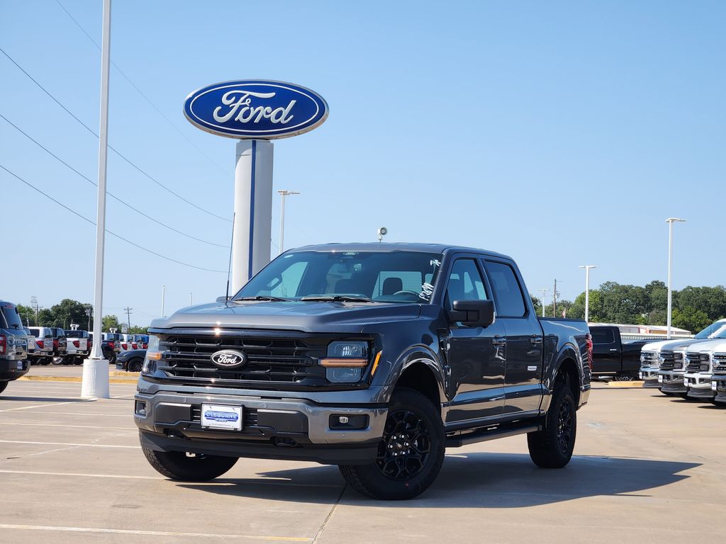 2025 Ford F-150 XLT photo 2