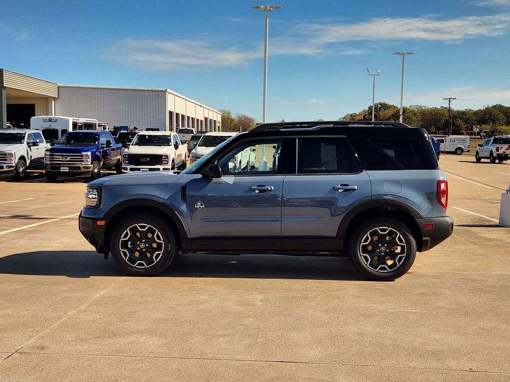 2025 Ford Bronco Sport Outer Banks photo 2