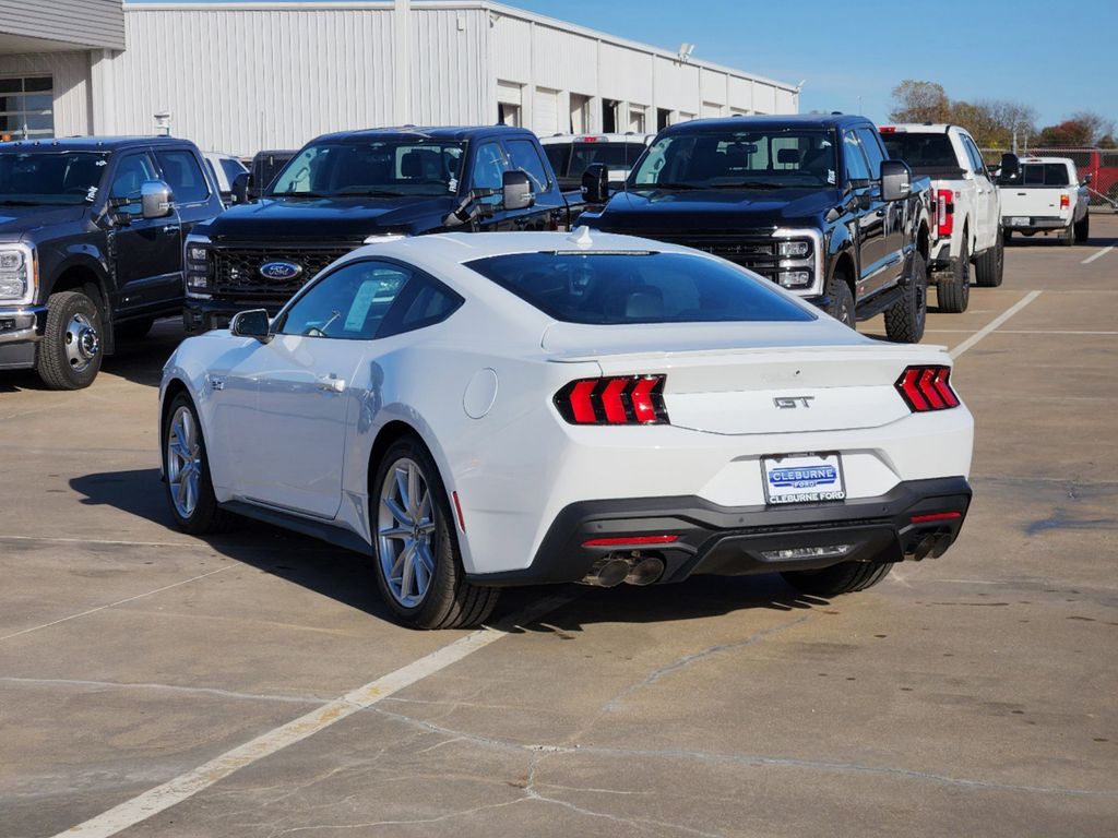 2025 Ford Mustang GT Premium photo 4
