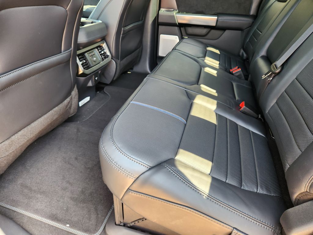 2026 Ford F-350 Super Duty Platinum - Photo 20