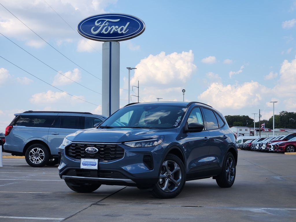 2026 Ford Escape ST-Line photo 2