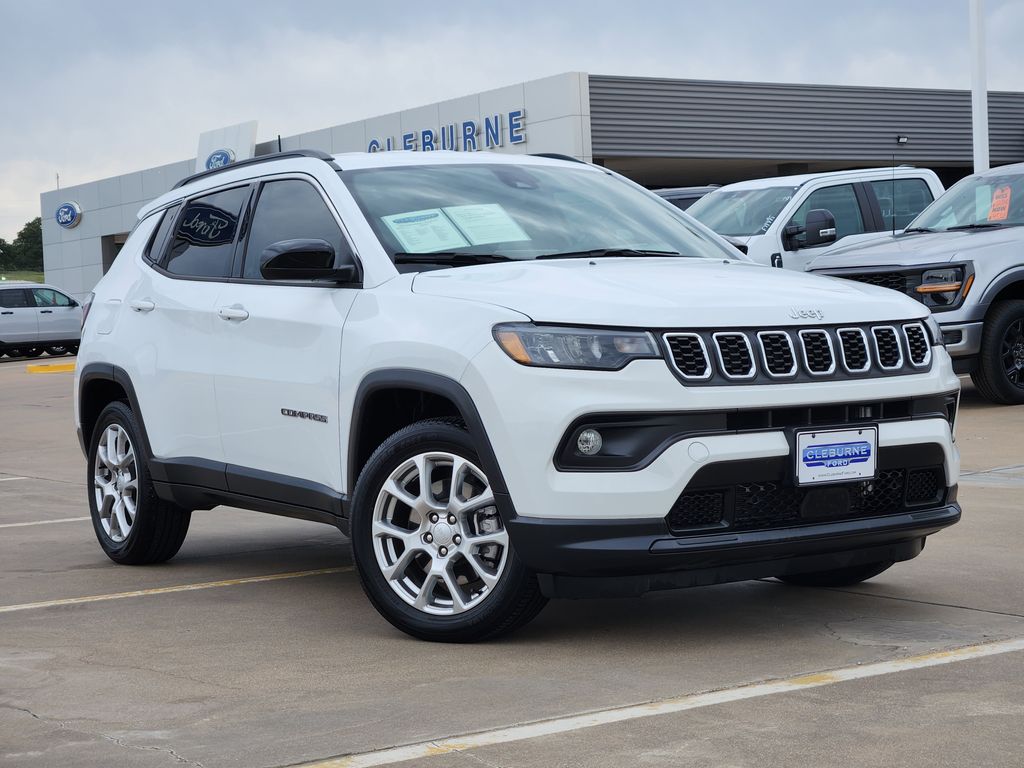 2024 Jeep Compass Latitude Lux 4X4's photo