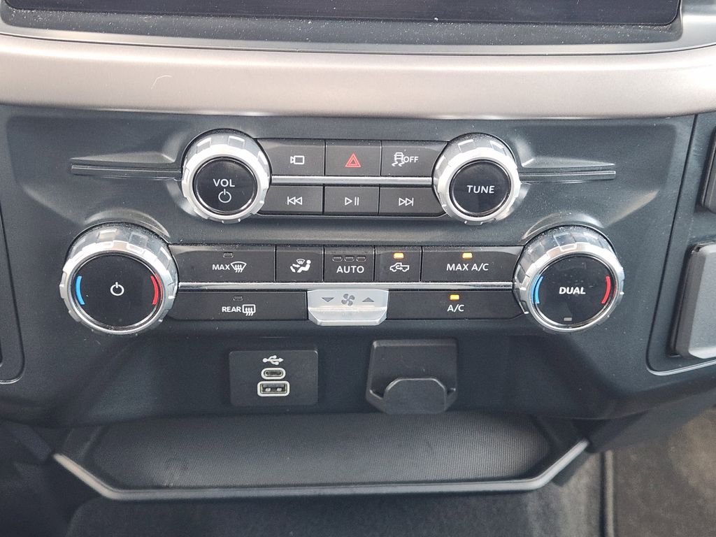 2025 Ford F-150 XLT - Photo 18