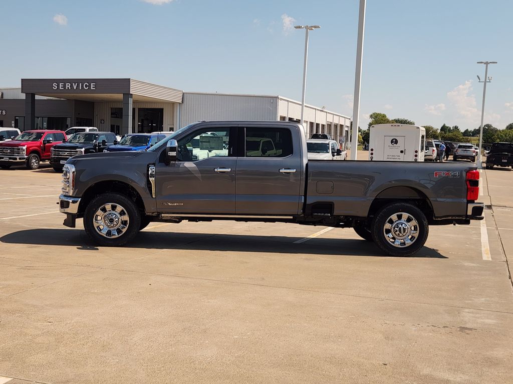 2026 Ford F-350 Lariat photo 2