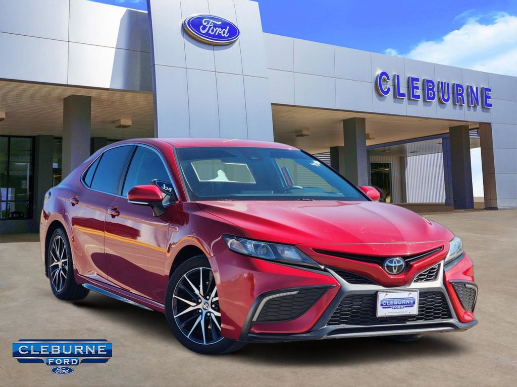 2022 Toyota Camry SE