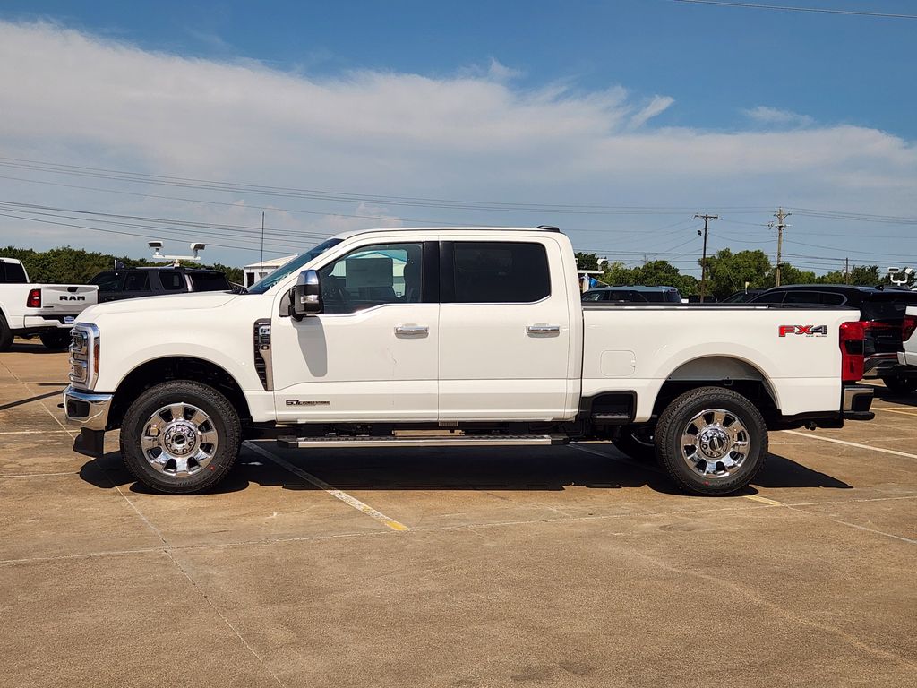 2025 Ford F-250 Lariat photo 2