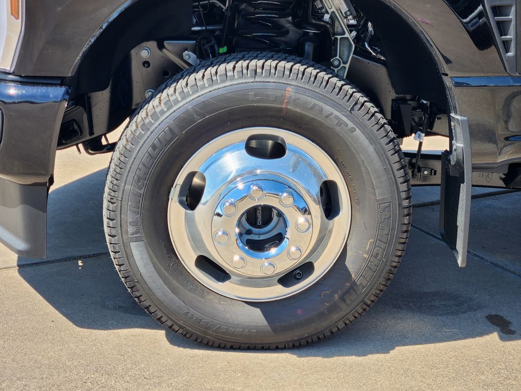 2026 Ford F-350 Super Duty Platinum - Photo 8